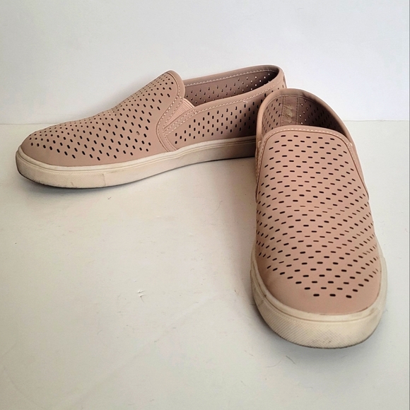 Blush Perforated slides - Picture 1 of 13